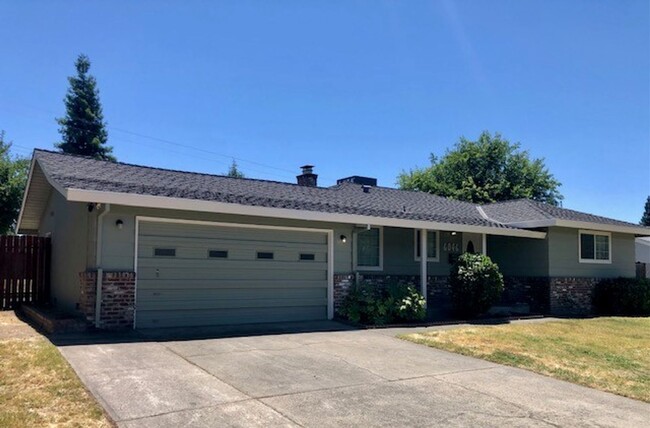 Nice 3 bed, 2 bath home in Carmichael - Nice 3 bed, 2 bath home in Carmichael