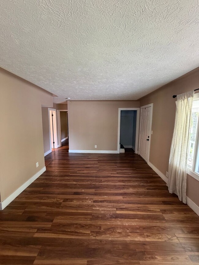 Photo - Secluded & Charming 3BR/1BA in Lansing — Section 8 Approved