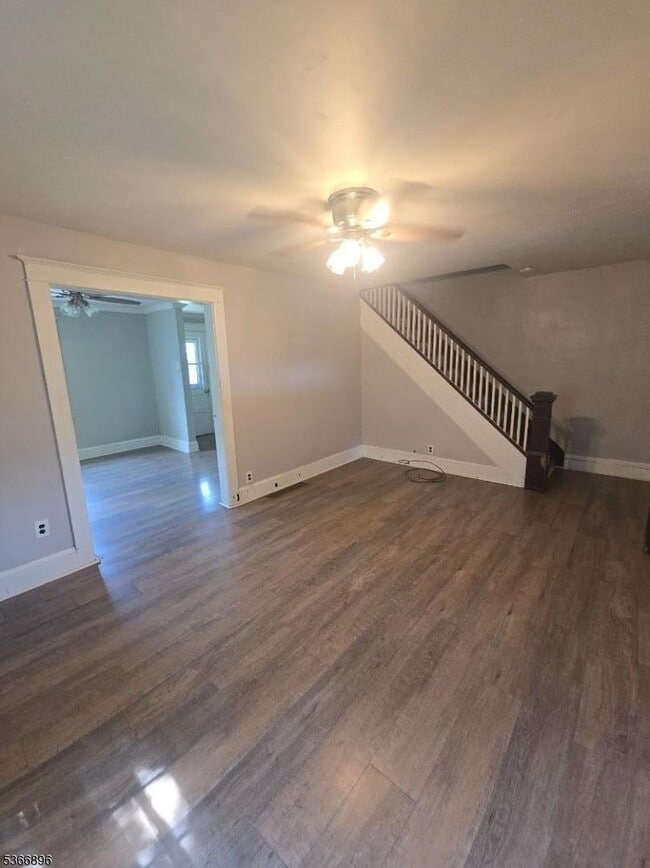 Building Photo - 323 Irwin St Unit 1L-1L Rental