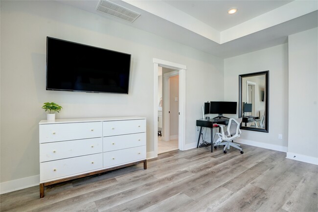 Building Photo - 3603 Kensington Gdns Ln