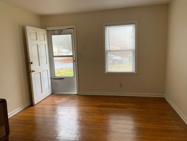 Photo - Cozy 2 Bedroom Home!!