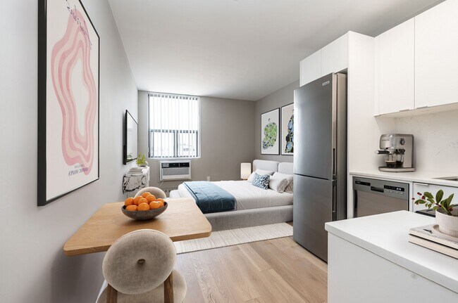 Photo - 798 Richmond Street West Unit 220