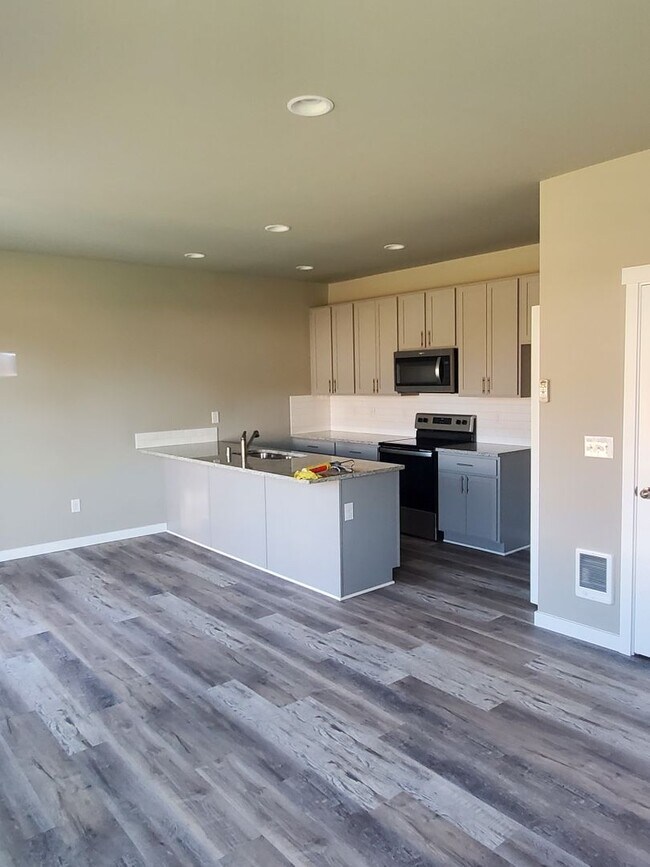 Photo - 203 Scott St Unit B