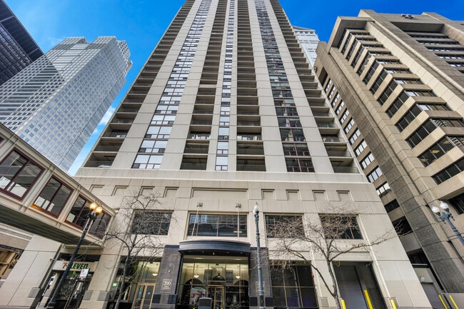 Building Photo - 200 N Dearborn St Rental
