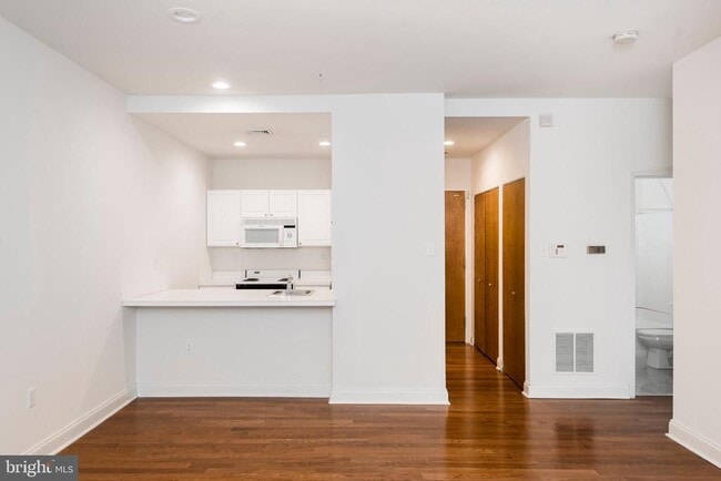 Photo - 1600 Walnut St Unit 503