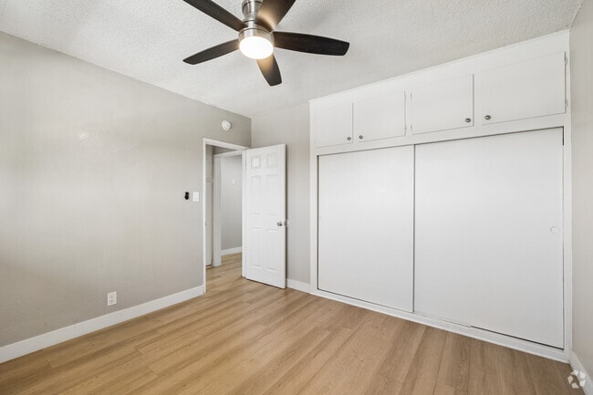 1BR, 1BA - 548SF - Bedroom