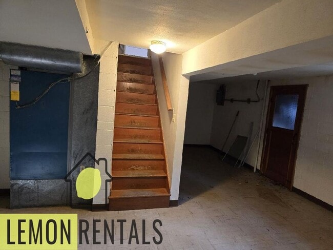 Photo - 1302 S 16th Ave Unit 2