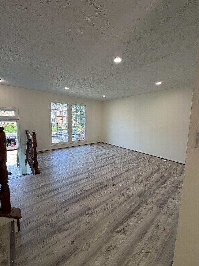 Photo - 2110 Commodore Ct