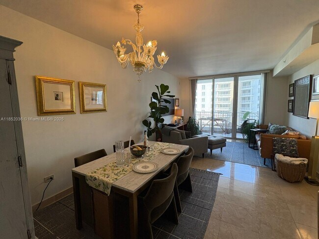 Photo - 801 Brickell Key Blvd Unidad 2207 Rental