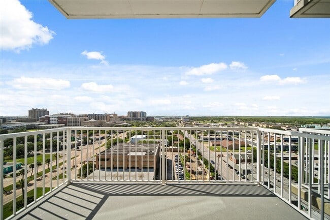 Building Photo - 500 Seawall Blvd Unit 1104