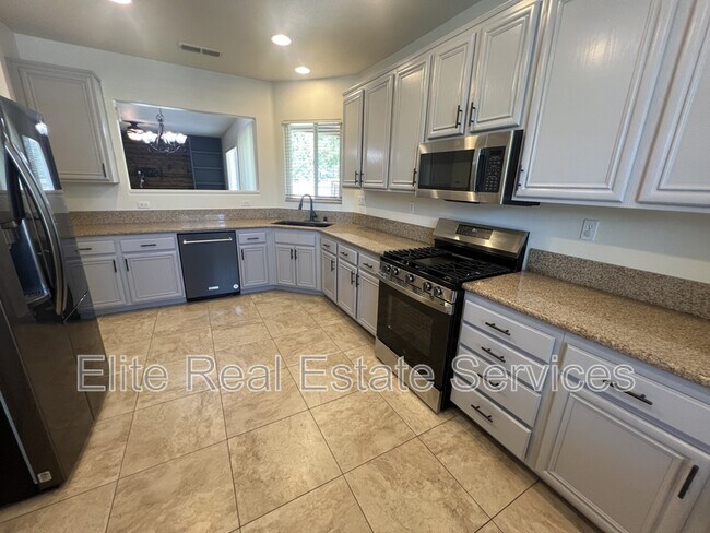 Photo - 1777 Oconnor Ave