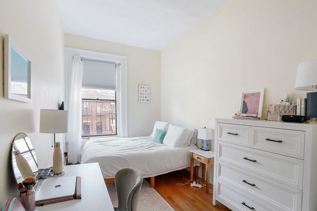 Photo - 315 Beacon St