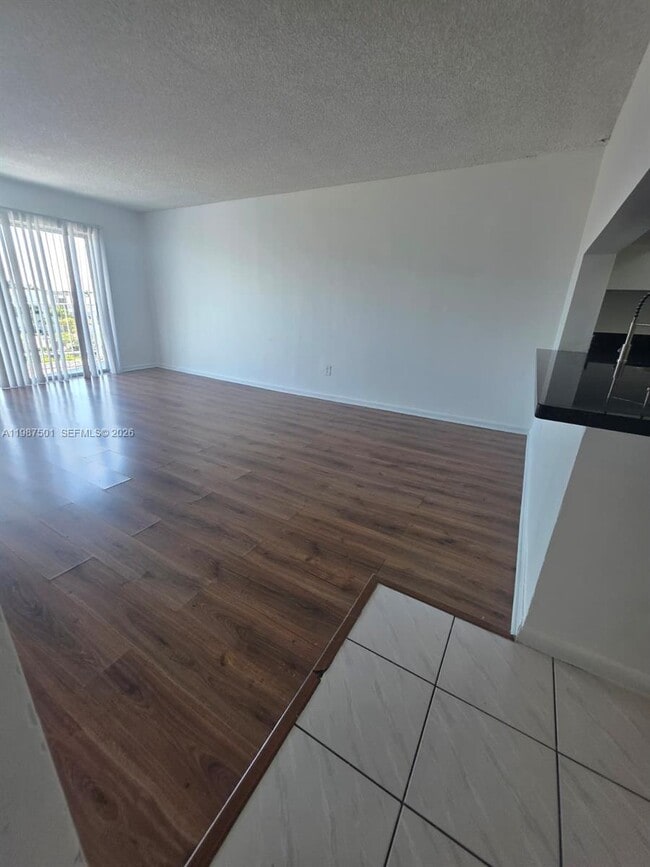 Photo - 494 NW 165th St Unidad C-605