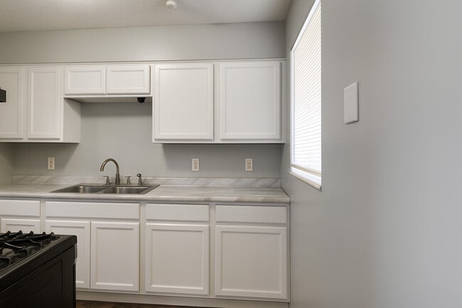 Photo - 536 Hyatt Ave