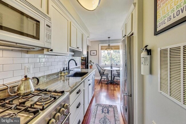 Photo - 2004 3rd St NE Unit 204