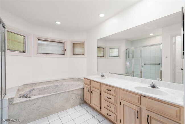 Building Photo - 6658 Trident Way Unit J4