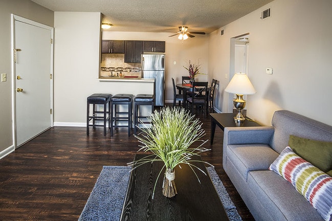 Photo - Skyline Apartments