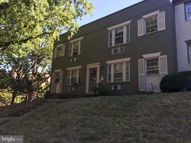 Photo - 806 Jefferson St Unit B