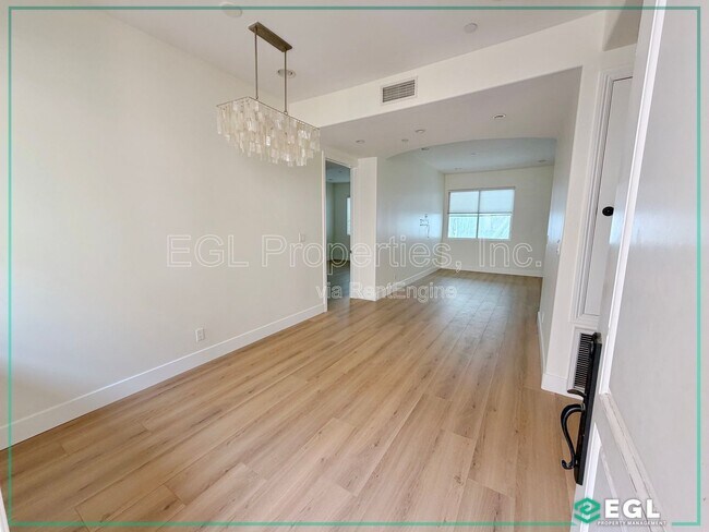 16123 W Sunset Blvd Unit 304