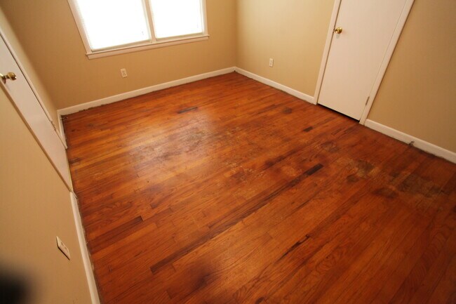 Photo - House For Rent Dean Road!