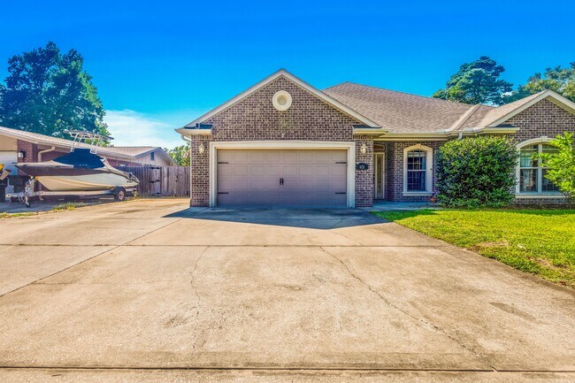 Photo - 651 Powell Dr NE