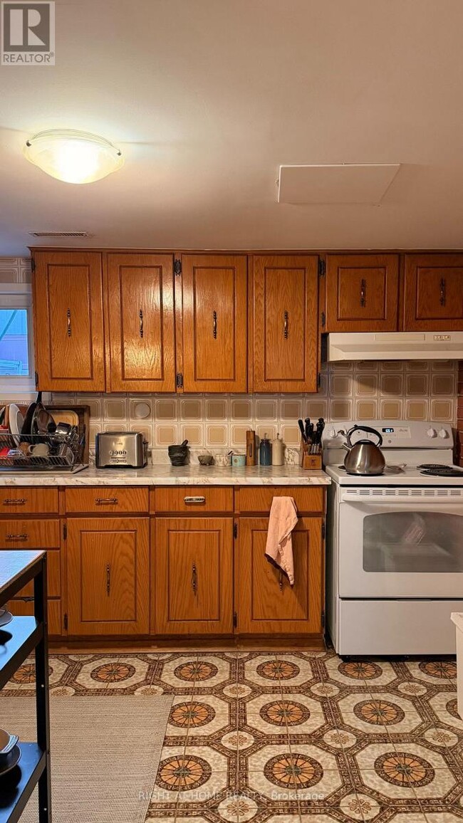 Photo - 7673 Darcel Ave