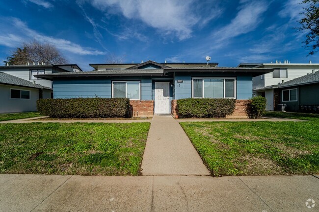 Building Photo - 1199 Casita Dr Rental