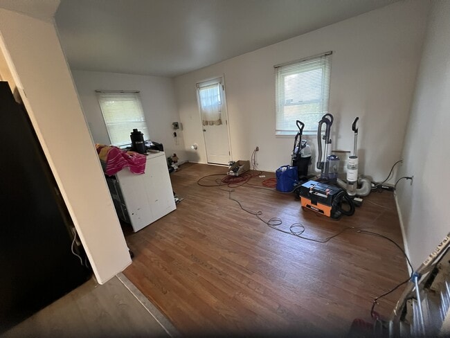 Photo - 7202 Sindall Rd