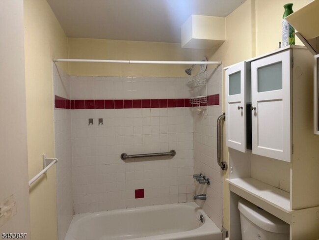 Photo - 96 Walnut St