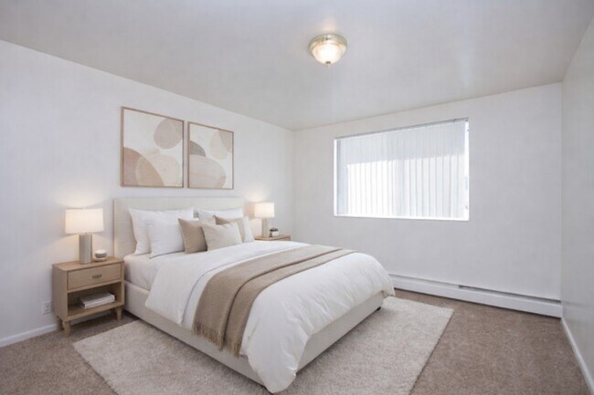 Photo - Bristol Square