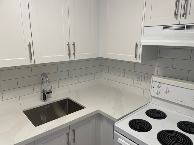 Photo - 30 Springhurst Ave