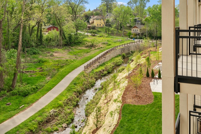 Reed Creek Greenway - Reed Creek Greenway Apartments