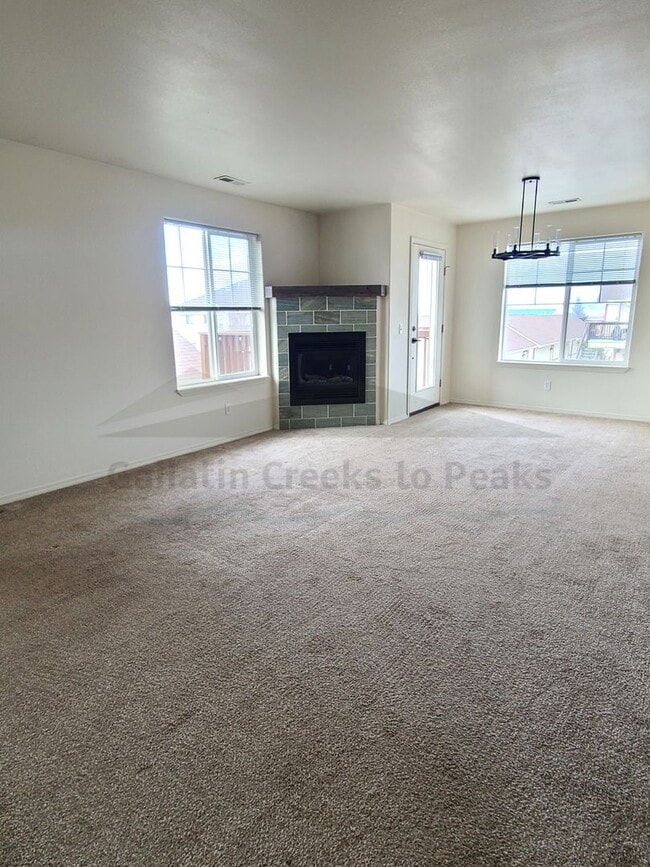 Building Photo - 1098 Longbow Ln Unit H