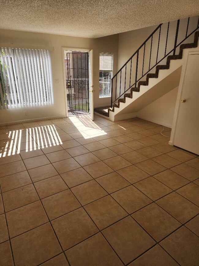 Photo - 4813 Terrace Ave Townhome
