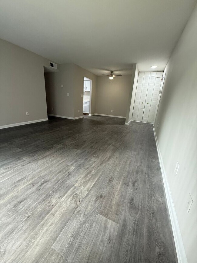 220 Orchard Trace Ln Unidad 2