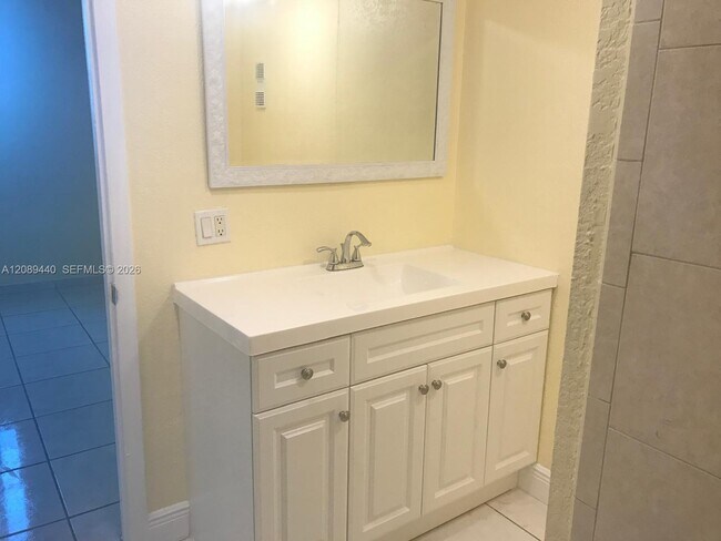 Photo - 1407 NE 56th St