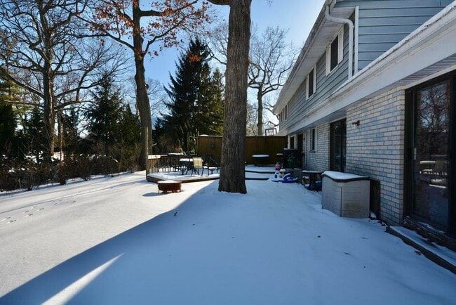 Photo - 716 St Johns Dr