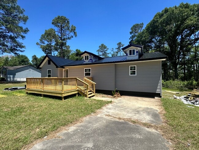 Building Photo - 3 Bed/2 Bath Home- Under Renovations
