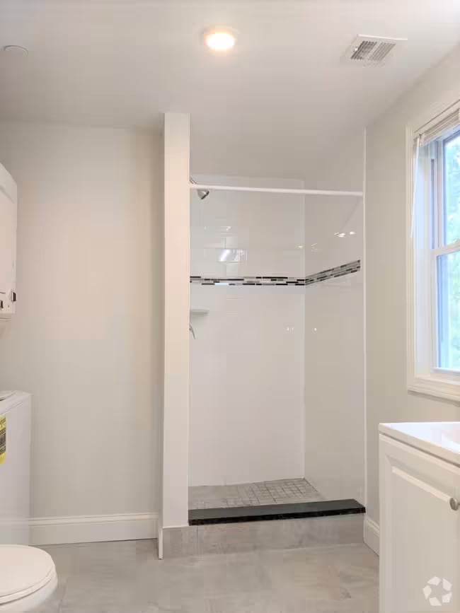 Building Photo - 44 Cogswell Ave Unit 2 Rental