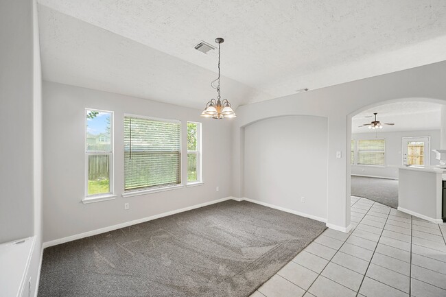 Spacious 3/2 with an Office in Winfield Lakes!