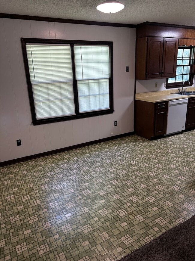 Photo - 1601 Cedarbrook Dr