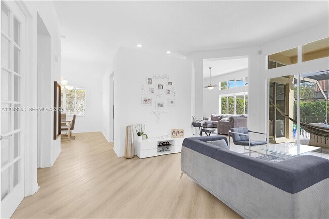Photo - 1102 Camellia Cir