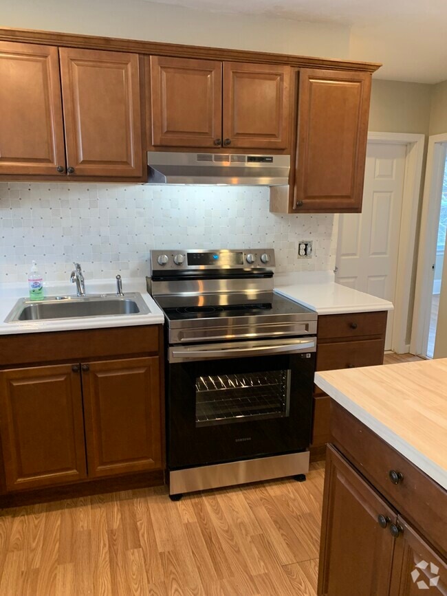 Building Photo - 5 Cordage St Unit 2 Rental