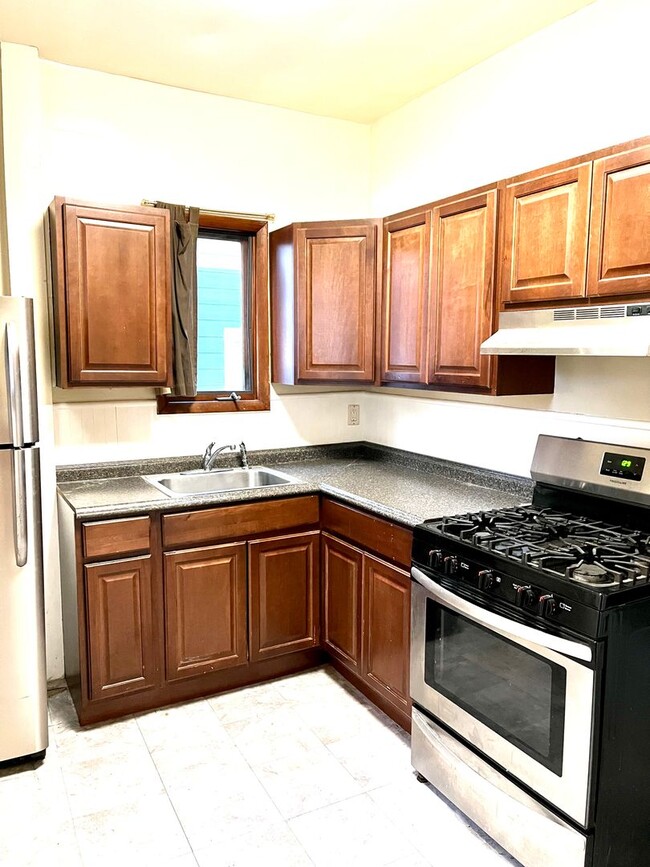 Photo - 145 Parkside Ave Unit Lower