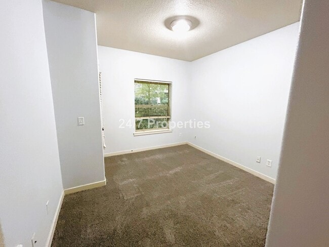 Photo - Updated 2 BD | 1 BA Condo w/ Amenities - MOVE-IN SPECIAL!