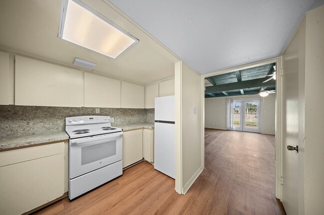 Photo - 208 E Starr Ave