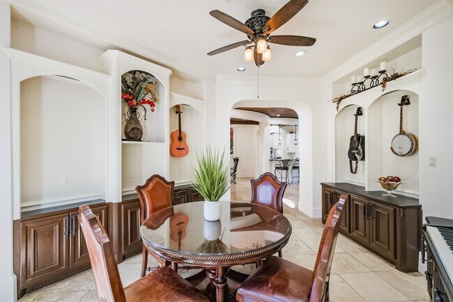 Building Photo - 1026 Kings Forest Ln