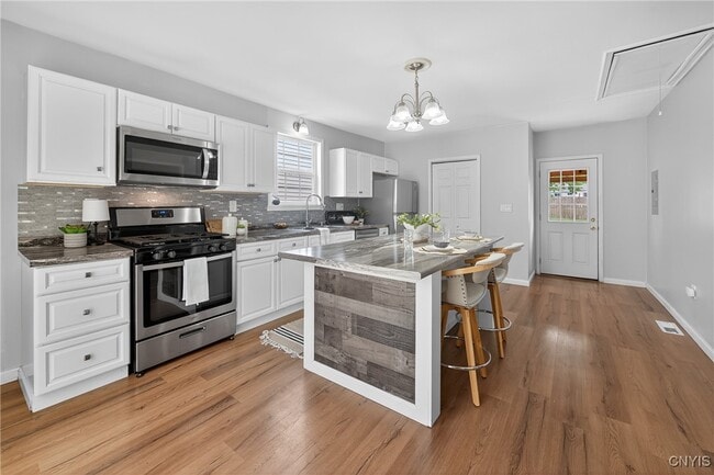 Photo - 122 Frederick Dr