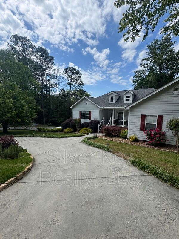 Photo - 1980 Ridge Point Dr NW
