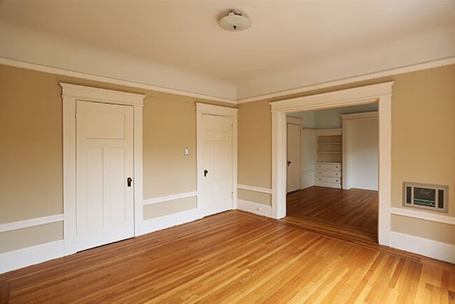 Photo - OPEN HOUSE: Sunday (7/5) 2:30pm-2:45pm. Bright 1BR/1BA Nob Hill Apartment, H/W Floors, High Ceili...